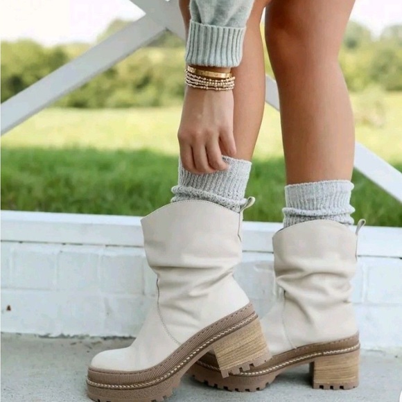 NWOT // Free People $268 Mel Slouch Boot // 8 - Picture 2 of 6